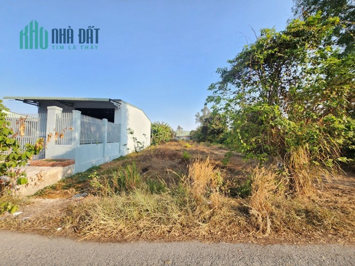 - Chủ gửi lô đất 1/ đường Nguyễn Thị Lắng , Tân Phú Trung , Củ Chi.