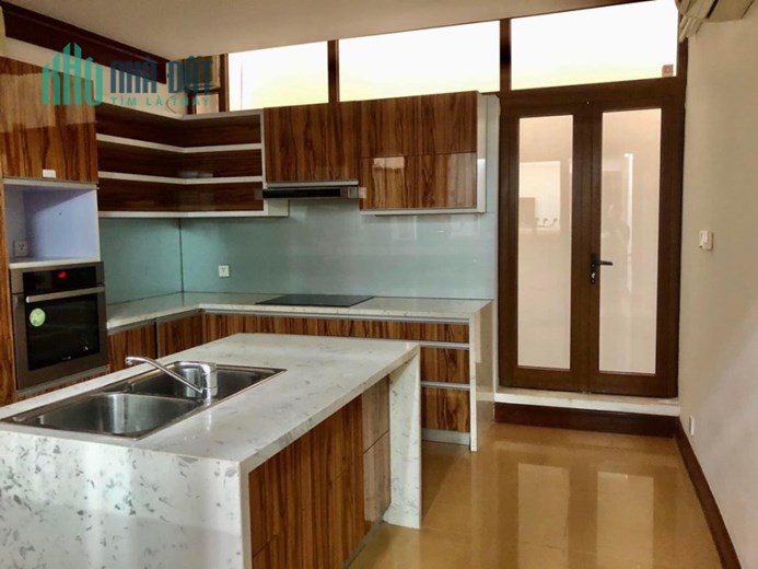 Nhà Ngõ Yết Kiêu, 80m, 5 tầng, Mt 4.3, 25.8 tỷ.
