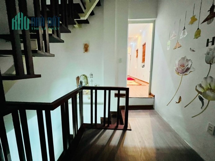 GẦN MẶT PHỐ Hoè Nhai, LÔ GÓC, KHÁ MỚI ĐẸP 30M2 3 tầng chỉ 2.6 tỷ - Quá Hiếm