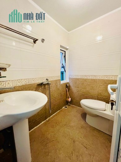 GẦN MẶT PHỐ Hoè Nhai, LÔ GÓC, KHÁ MỚI ĐẸP 30M2 3 tầng chỉ 2.6 tỷ - Quá Hiếm