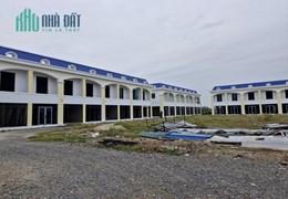 Bán Kiốt chợ  Nghĩa Minh, Nghĩa Hưng, Nam Định. Sát cạnh nhà máy giày Nike
Dt 43m2 x 2 tầng, mt