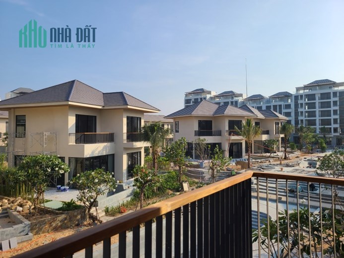 Bán biệt thự đơn lập cao cấp 5* ngay bờ biển đẹp thuộc quần thể nghỉ dưỡng cao cấp L'Aurora Phú Yên