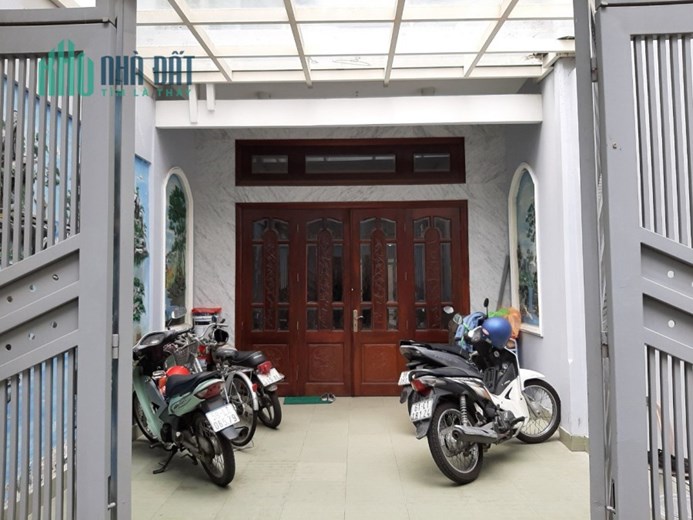 Nhà phố xinh 4.2 x 25.2m 1 trệt 3 lầu Nguyễn Thị Minh Khai Quận 1 TP.HCM