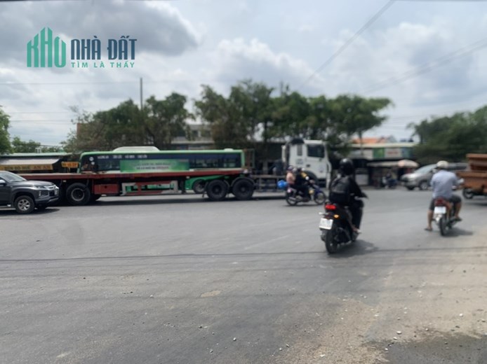 Cần Tiền Bán Gấp Nhà và Dãy Nhà Trọ Ngay TT Long Hiệp , Bến Lức , Giá Thương Lượng