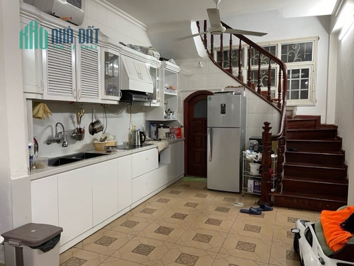 Cực Hiếm – Nhà Phố Trần Hưng Đạo – Gần Hồ Gươm – 41m x 5 Tầng – 16 tỷ
