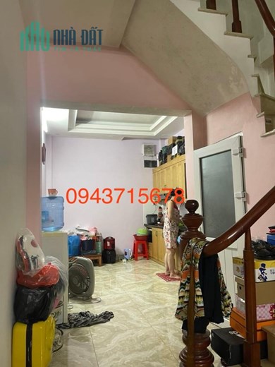 Bán nhà đường hoàng hoa thám 40m x 4 tầng ngõ rộng.