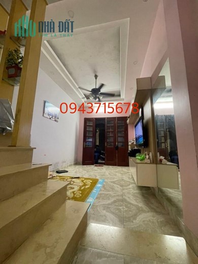 Bán nhà đường hoàng hoa thám 40m x 4 tầng ngõ rộng.