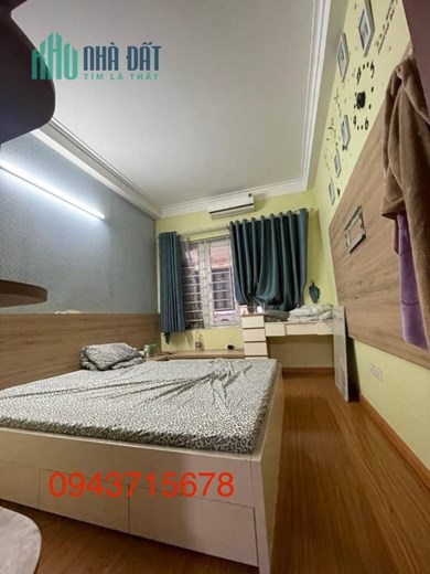 Bán nhà đường hoàng hoa thám 40m x 4 tầng ngõ rộng.