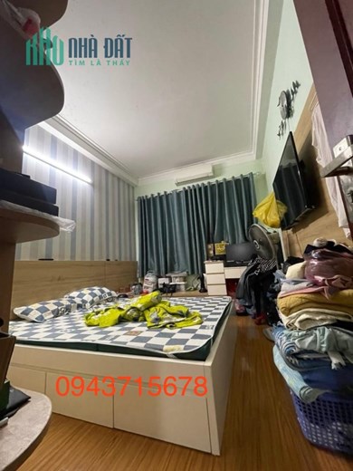 Bán nhà đường hoàng hoa thám 40m x 4 tầng ngõ rộng.