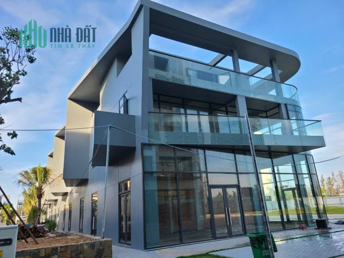 Bán Căn Nhà 3 Tầng Wiew Trực Diện Biển Tuy Hòa -Phú Yên