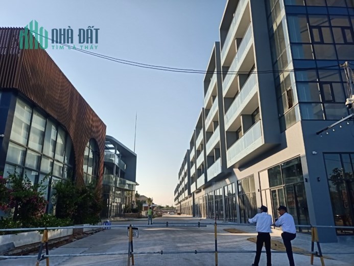 Chỉ còn duy nhất vài căn Nhà mặt phố Trần Nhân Tông - Lê Duẩn - Độc Lập cách biển Tuy Hòa 50m