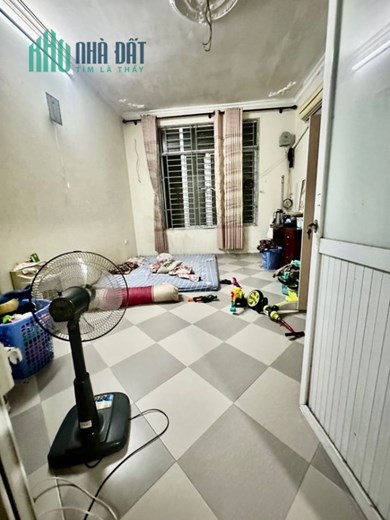 Bán nhà 3 tầng x 32m3 tại Đường Hoàng hoa Thám, Quận Ba Đình, Hà Nội giá 3 tỷ  700 triệu.