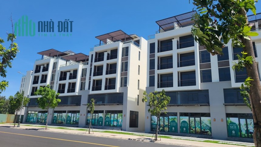 Cần bán Shophouse Biển mới đẹp 368m2 Tổ Hợp Nghỉ Dưỡng L'Aurora Phú Yên