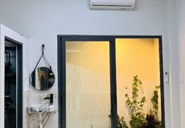 Xe hơi đỗ cửa - 4 tầng BTCT - sổ nở hậu tài lộc -chỉ hơn 7 củ tỏi