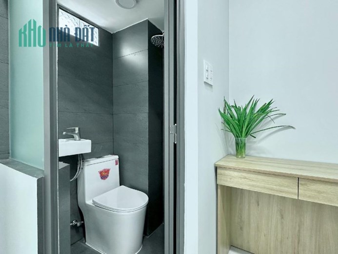 Xe hơi đỗ cửa - 4 tầng BTCT - sổ nở hậu tài lộc -chỉ hơn 7 củ tỏi