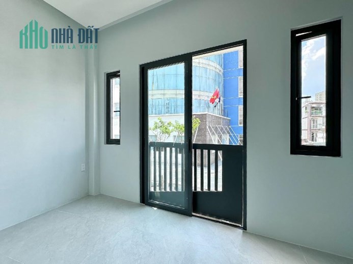 Xe hơi đỗ cửa - 4 tầng BTCT - sổ nở hậu tài lộc -chỉ hơn 7 củ tỏi