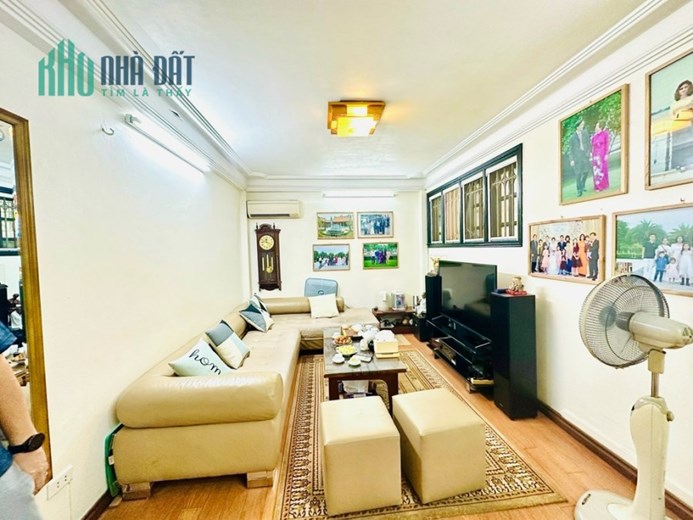 Bà Triệu gần Bờ Hồ - 6 tầng 30m chỉ 12 tỷ - NGÕ NÔNG RỘNG, NHÀ THOÁNG, CÓ THỂ KINH DOANH