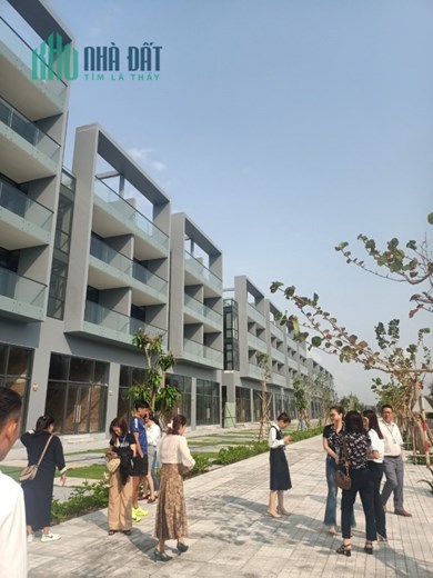 Bán Đất Tặng Nhà 4 Tầng MT Biển Độc Lập 32m