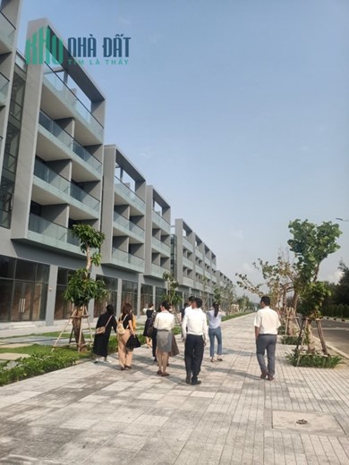 Bán Đất Tặng Nhà 4 Tầng MT Biển Độc Lập 32m