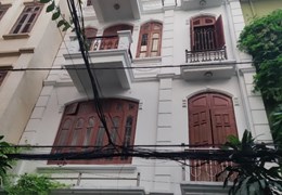 Bán nhà phố Nguyễn Văn Huyên sát công viên Nghĩa Đô DT 84m², MT 14m x 4 T đường 6 m giá 26 tỷ
