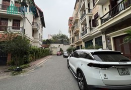 Bán nhà phân lô ngõ 2 Giảng Võ 25 tỷ 75m2 5 tầng 2 mặt thoáng đường hè 10m có bốt bảo vệ 24/24