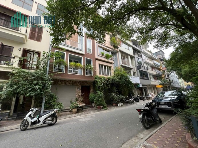 Bán nhà phân lô ngõ 2 Giảng Võ 25 tỷ 75m2 5 tầng 2 mặt thoáng đường hè 10m có bốt bảo vệ 24/24
