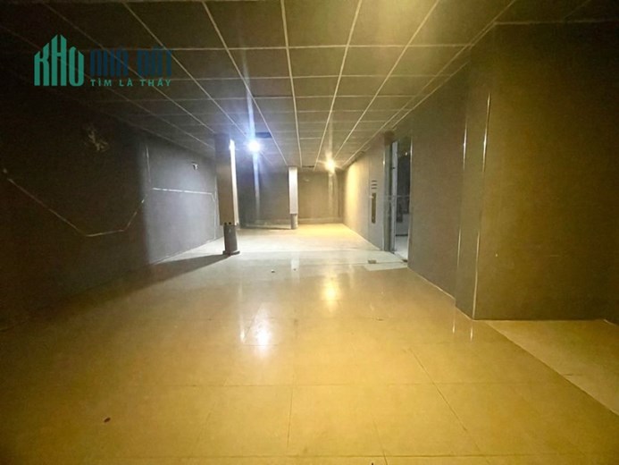 Bán nhà mặt tiền khủng ( 8,6 x 18 ) đường Bành Văn Trân p7 Tân Bình giá tốt 