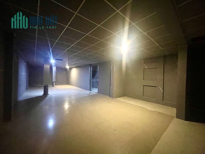 Bán nhà mặt tiền khủng ( 8,6 x 18 ) đường Bành Văn Trân p7 Tân Bình giá tốt 