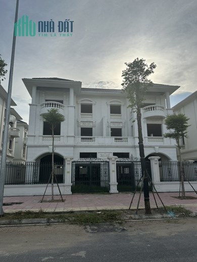 Nhà em bán lại Biệt thự đơn lập dãy 01 Vườn Cam –Vinapol 306m2 giá 75tr/m2.LH: 0888486262.