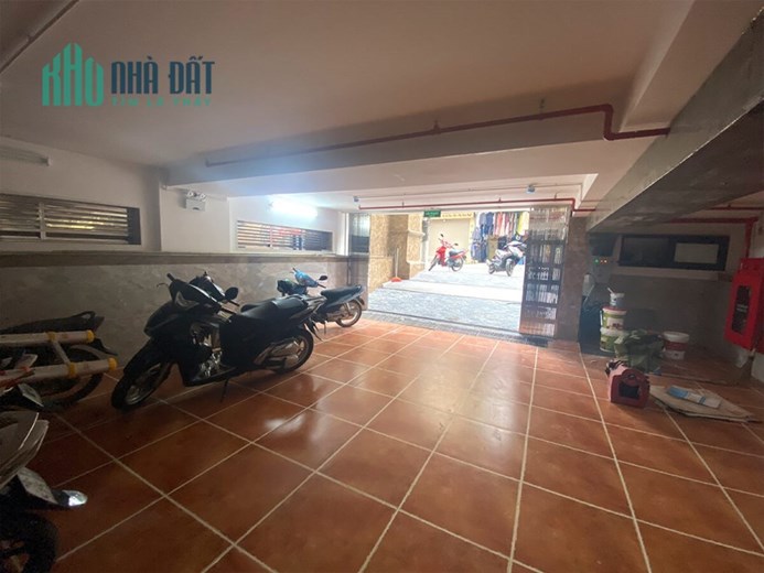 Bán Gấp Tòa VP 9 Tầng Xây Mới Mặt Phố Vũ Tông Phan. Vị Trí Lô Góc 3 Mặt Tiền .DT 116m2. Giá 63 TỶ