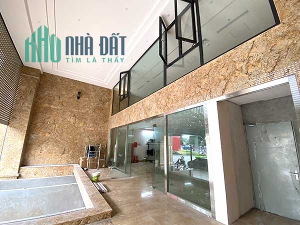 Bán Gấp Tòa Văn Phòng VIP 9 Tầng Xây Mới Mặt Phố Ngô Gia Tự – Long Biên. DT 440m2. Giá 150 TỶ