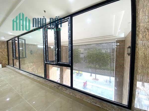 Bán Gấp Tòa Văn Phòng VIP 9 Tầng Xây Mới Mặt Phố Ngô Gia Tự – Long Biên. DT 440m2. Giá 150 TỶ