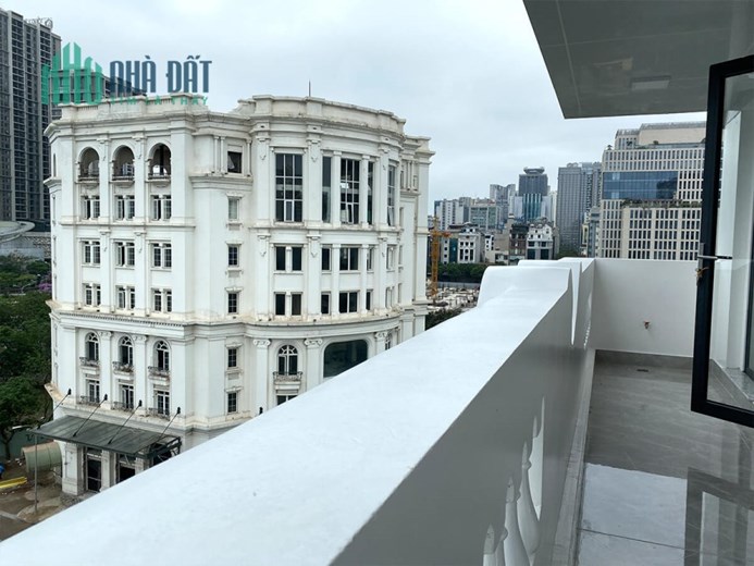 Bán Tòa VP  8 Tầng Phố Trần Thái Tông. DT 145m2. Hiện đang cho thuê 155tr/th. Giá 75 TỶ
