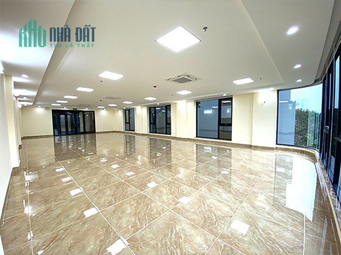 Bán Tòa VP 9 Tầng Mặt Phố Vũ Tông Phan.Đang cho thuê 200tr/th.DT 190m2.Giá 84 TỶ
