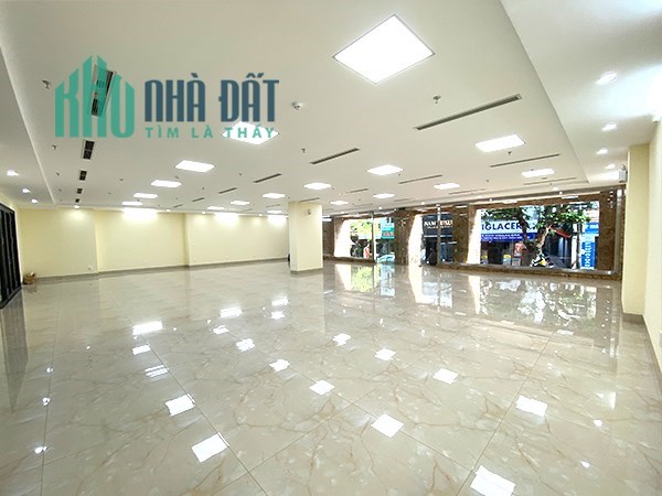 Bán Tòa VP VIP 9 Tầng Mặt Phố Hoàng Ngân. Đang cho thuê 500tr.th. DT 400.5m2.Giá 215 TỶ