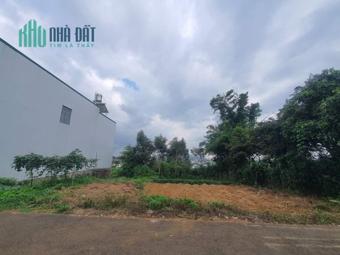 Bán Gấp lô đất hẻm 115 Trần Nguyên Hãn Bảo Lộc