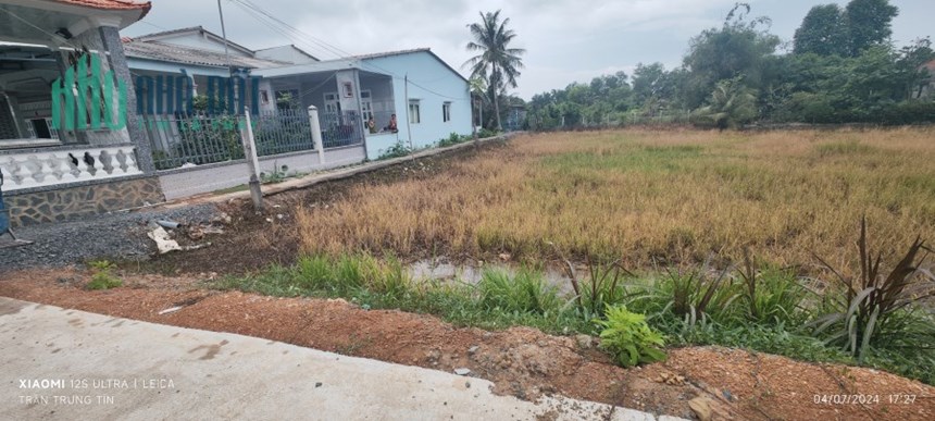 Bán lô đất lúa 4 mặt tiền chuyển thổ phân lô giá 2,6 tỷ
