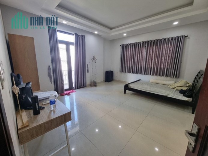Biệt Thự Mini - Mặt Tiền Ngay Trung Tâm Quận 7 - Kế Bên  Cầu Phú Mỹ - 168m2 - Ngang Bề Thế 11M - 2