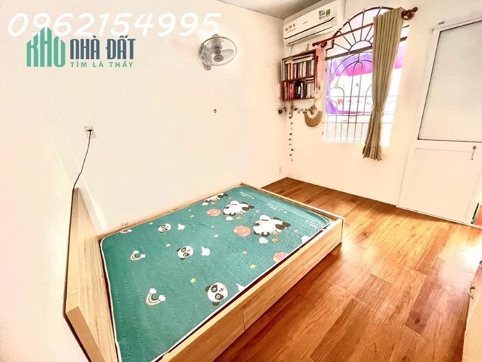 Hơn 2 tỷ đã có ngay nhà P.3 GV - 2 tầng đúc BTCT - vài bước ra hẻm xe tải