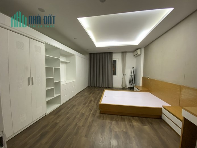 Bán nhà đẹp phố Đội Cấn, Ba Đình dt 47 m2 x 5 t mt 4,2 m ô tô cách 15 m giá 11,3 tỷ