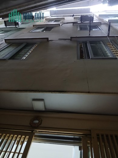 Chính chủ cần bán nhà ngõ 266 Đội Cấn,Văn Cao,35m2 x 5 t gần phố giá 6.1 tỷ