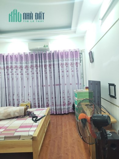 Bán nhà ngõ 22 Tôn Thất Tùng dt 43 m2 x 7 t có 12 phòng cho thuê giá 6,3 tỷ
