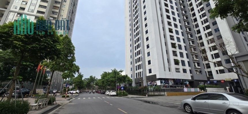 Bán gấp chung cư 136 Hồ Tùng Mậu, Bắc Từ Liêm Căn góc 118,6m2, 3N, 2VS, 5,2 tỷ