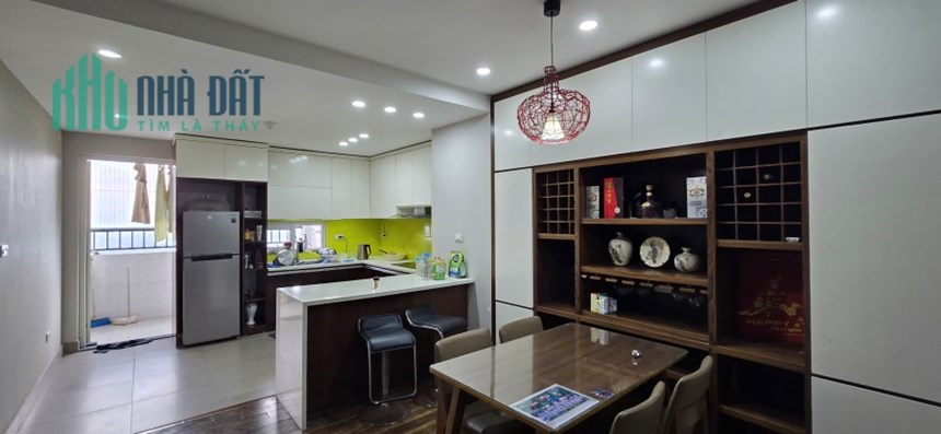 Bán gấp chung cư 136 Hồ Tùng Mậu, Bắc Từ Liêm Căn góc 118,6m2, 3N, 2VS, 5,2 tỷ
