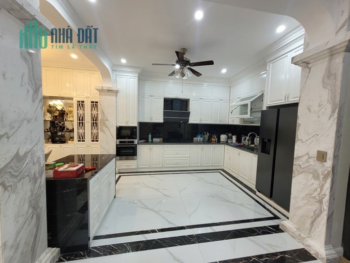 Bán Nhà Bạch Mai - 68m², Giá 5.7 Tỷ, Tặng Nhà 3 Tầng