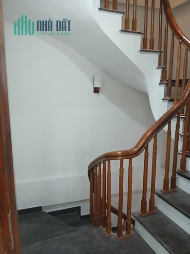Bán gấp nhà 5 tầng Phú Diễn - Nguyễn Đạo An, gần phố, giá: 4,4 tỷ LH: 0981.720.298.