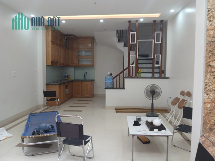 Bán gấp nhà 5 tầng Phú Diễn - Nguyễn Đạo An, gần phố, giá: 4,4 tỷ LH: 0981.720.298.