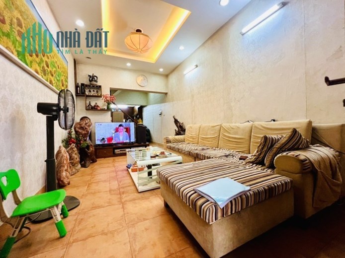 Bán nhà 4 tầng, 45m², Giáp Bát, 5.4 tỷ, 2 mặt ngõ