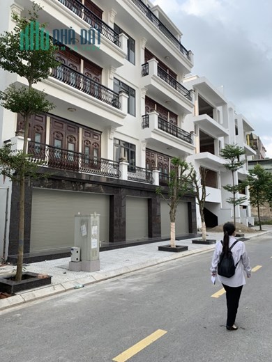 Tìm Mua Nhà Đất 5 Tầng Giá 5 Tỷ Tại Gia Cẩm Việt Trì - Đừng Bỏ Lỡ