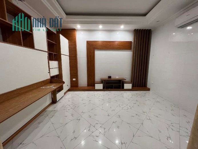 Bán nhà Tân Mai, Hoàng Mai, 44m², 6 tỷ - Tiện nghi đầy đủ.
